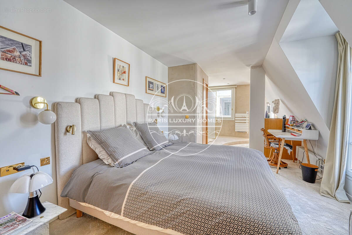 Appartement à PARIS-2E