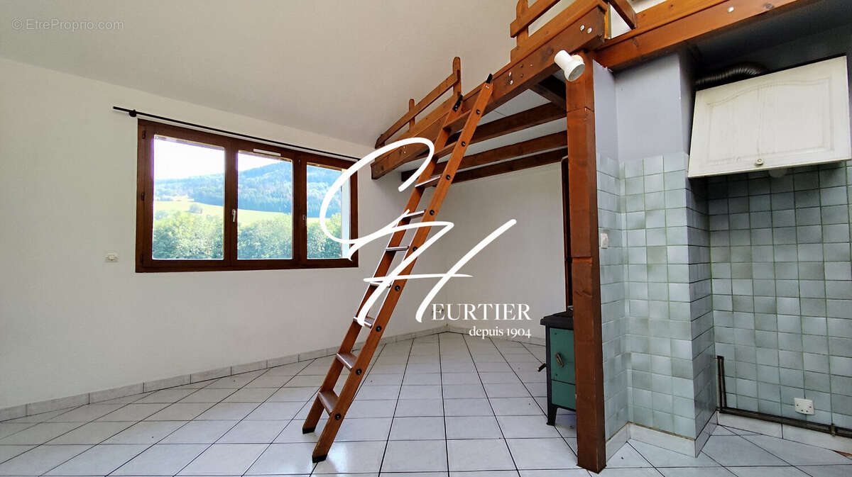 Maison à LA COMBE-DE-LANCEY