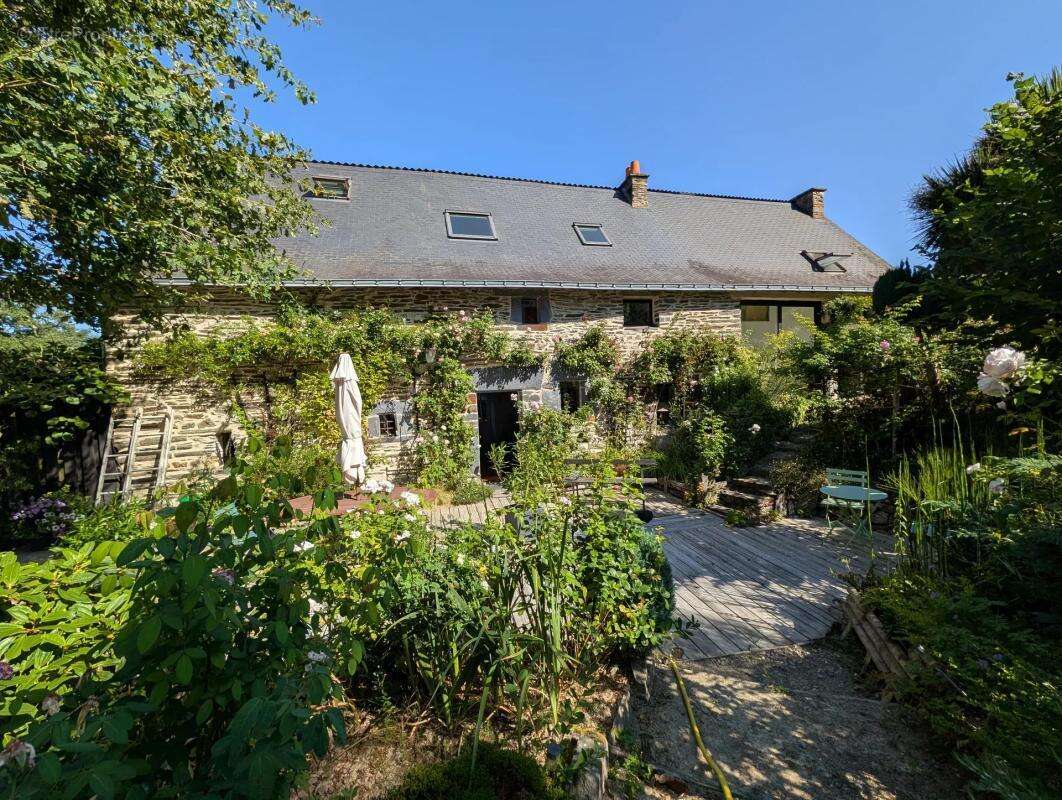 Maison pleine de charme, 5 pièces, 180 m², à Carentoir - photo 4