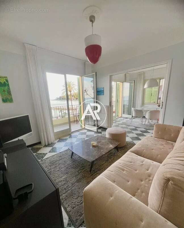 Appartement à ROQUEBRUNE-CAP-MARTIN