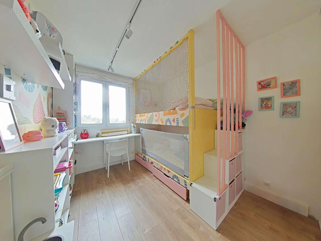 Appartement à FONTENAY-LE-FLEURY