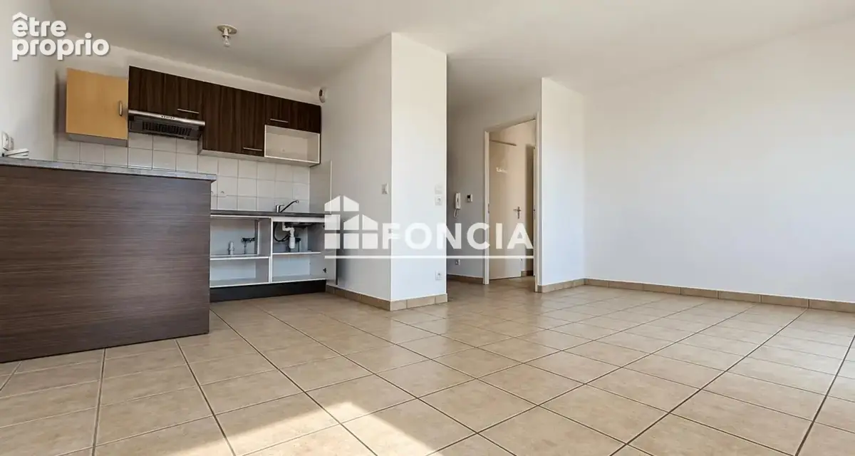 Appartement à LA RIVIERE-SAINT-SAUVEUR