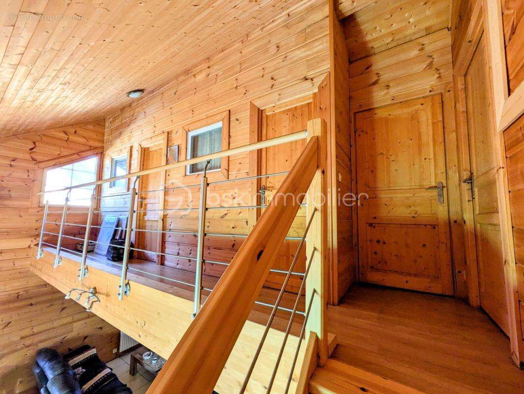 Maison à ENTRECASTEAUX