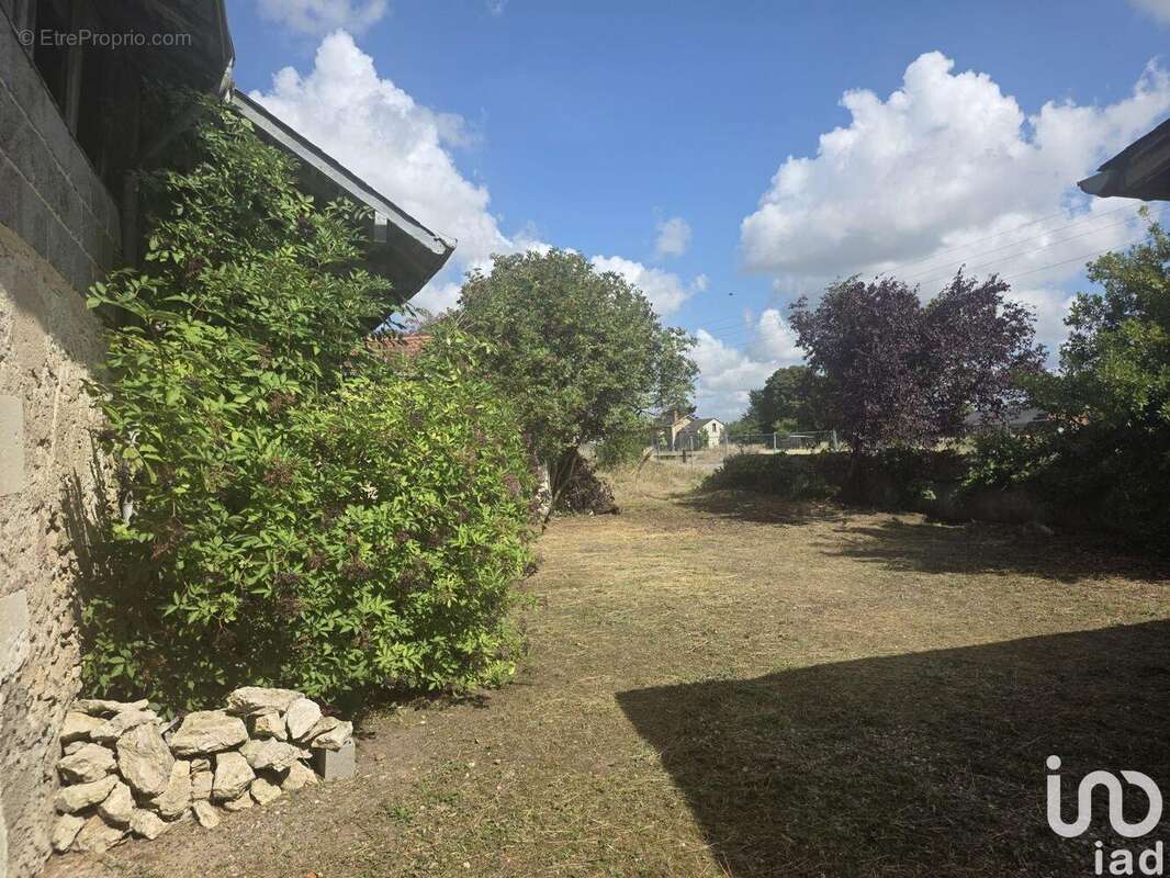 Photo 6 - Commerce à REIGNAC-SUR-INDRE