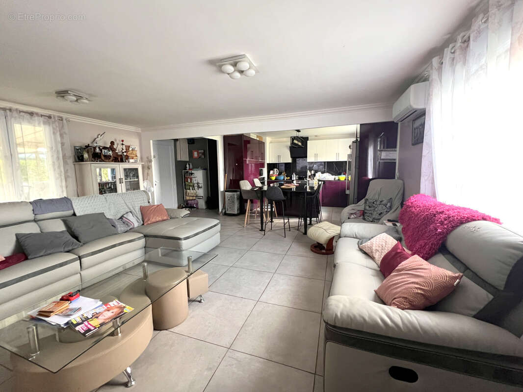 Maison à LA CHAPELLE-FORAINVILLIERS