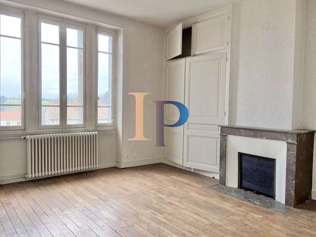 Maison à LA CLAYETTE