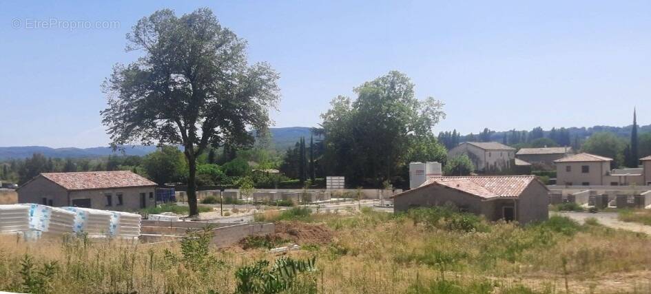 Terrain à MONTELIMAR