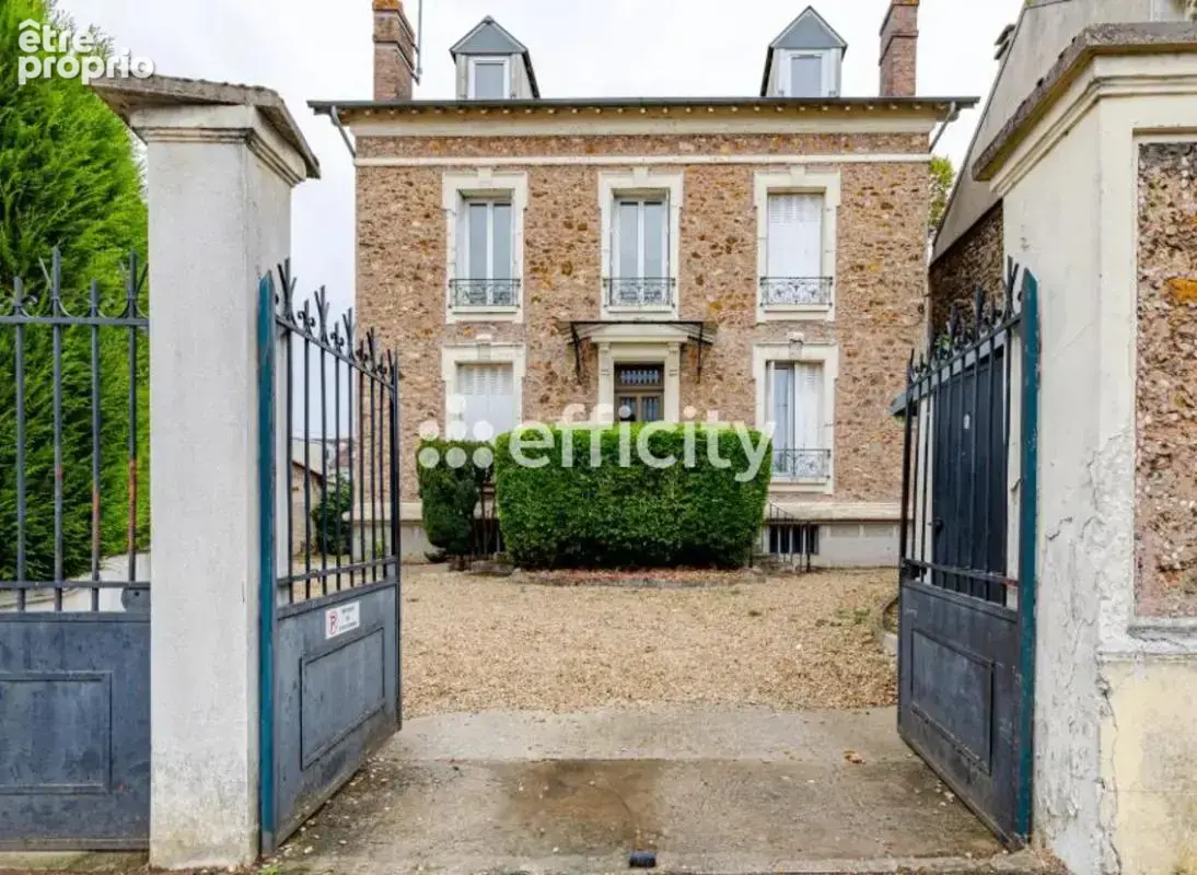 Appartement à CORBEIL-ESSONNES