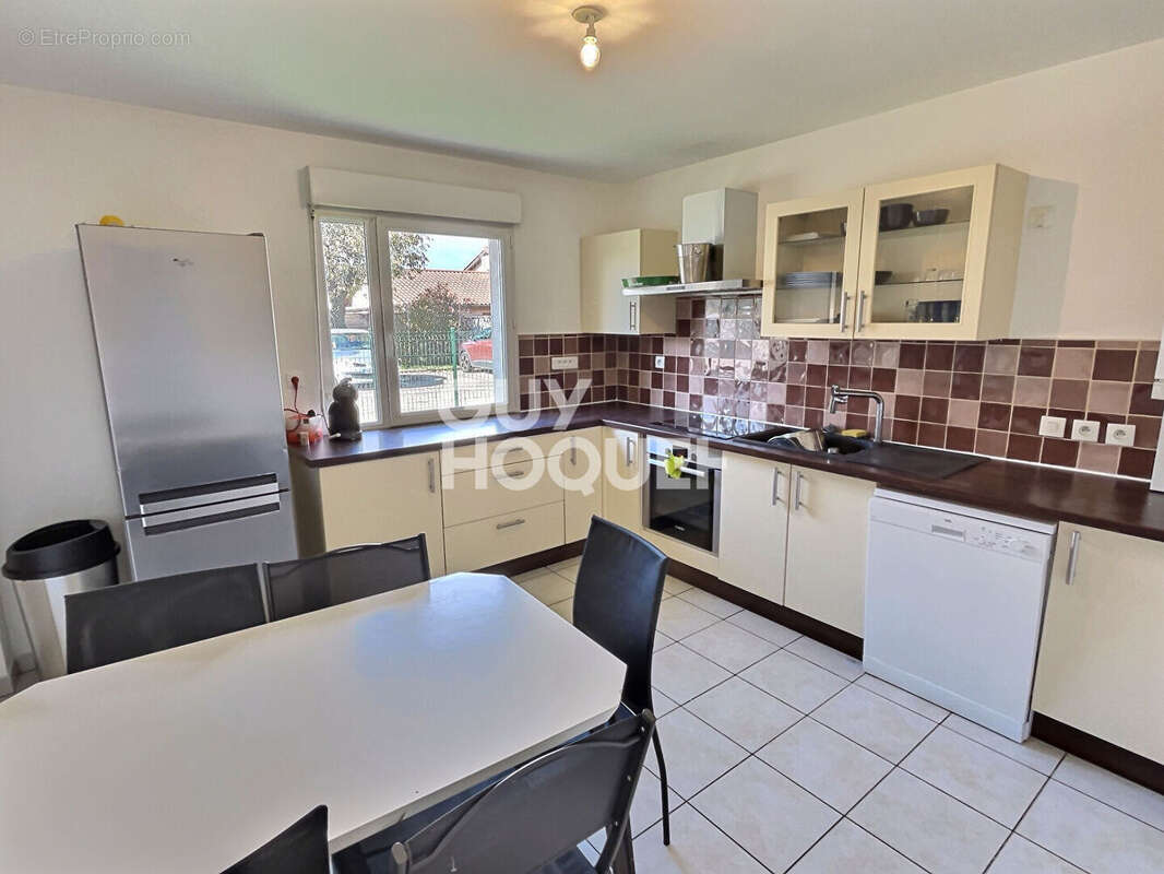 Appartement à SAINT-BONNET-DE-MURE