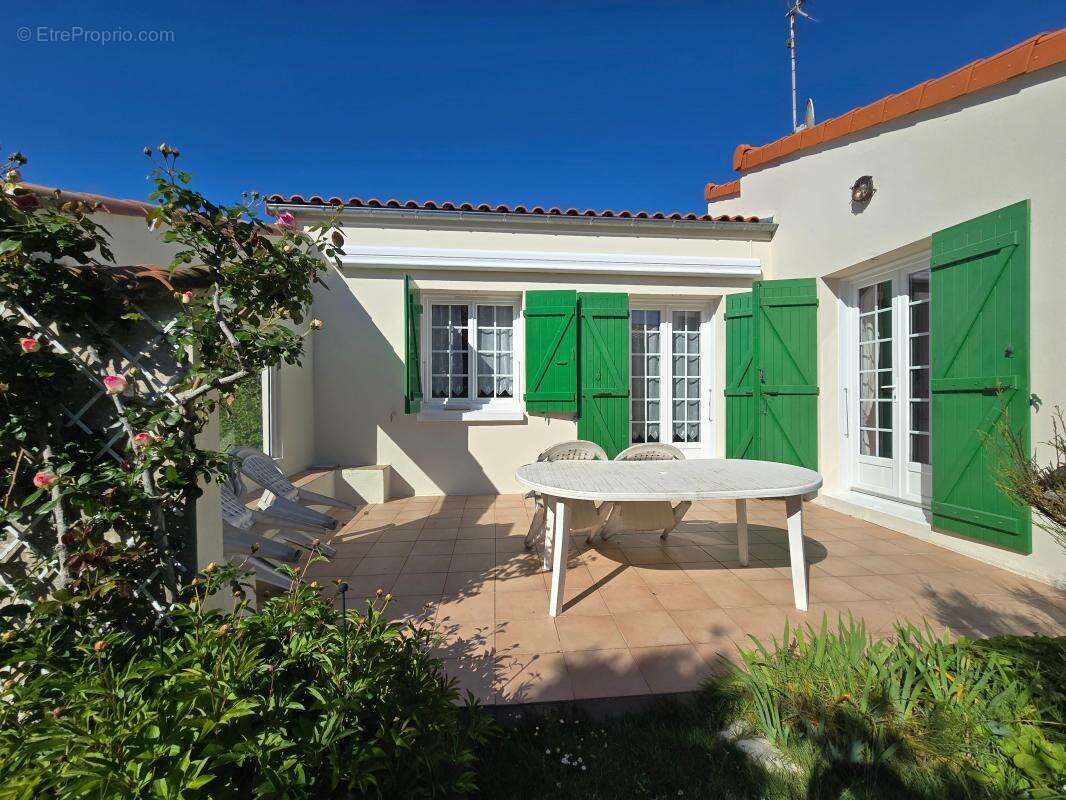 Maison À Vendre - L'Houmeau centre, 3 chambres, garage, jardin - photo 8