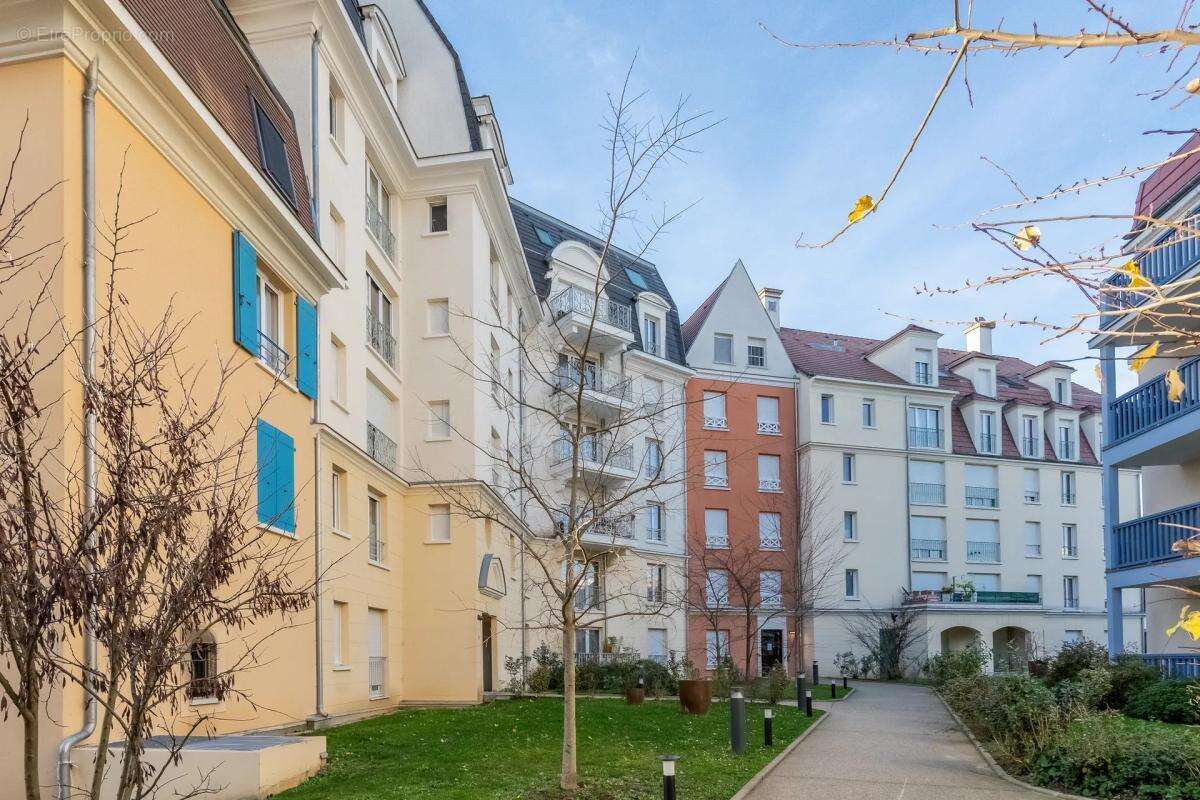Appartement à LE BLANC-MESNIL