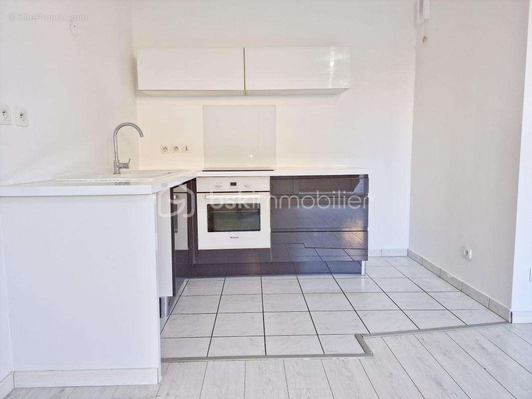Appartement récent rez de jardin avec terrasse - photo 3