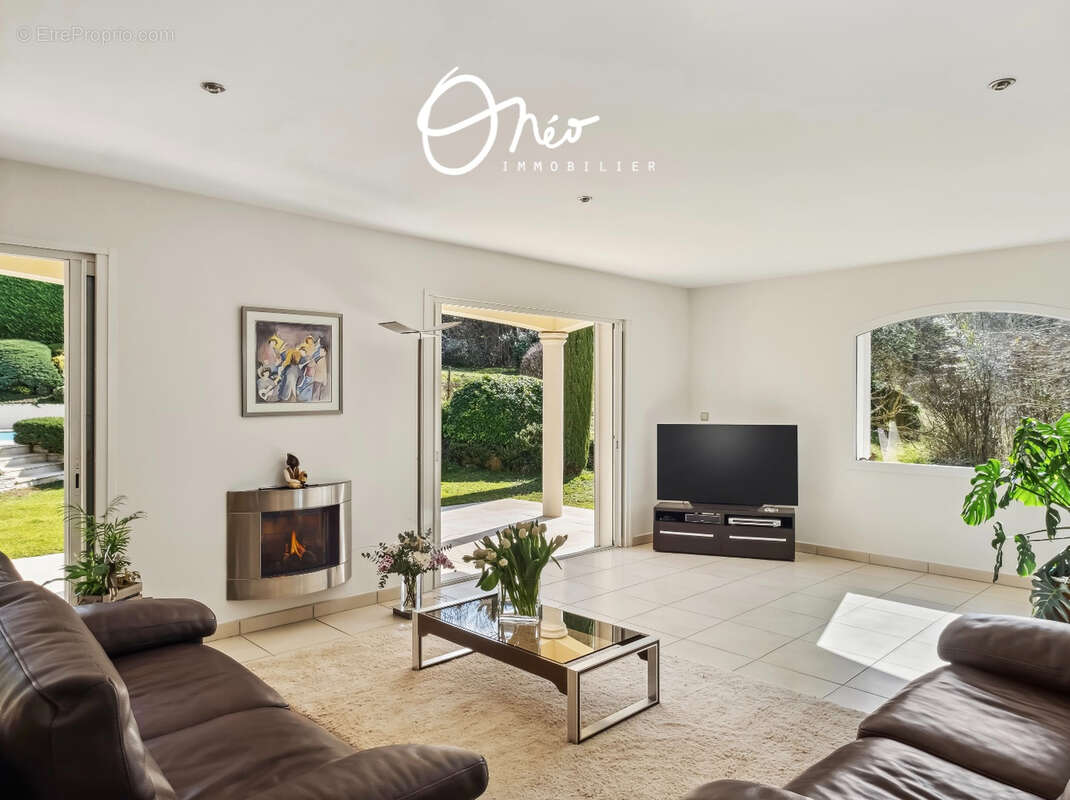 Maison à SAINT-PIERRE-DE-CHANDIEU