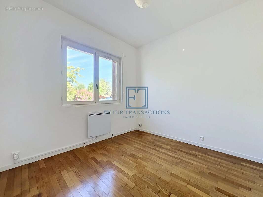 Elancourt - le village - photo 8
