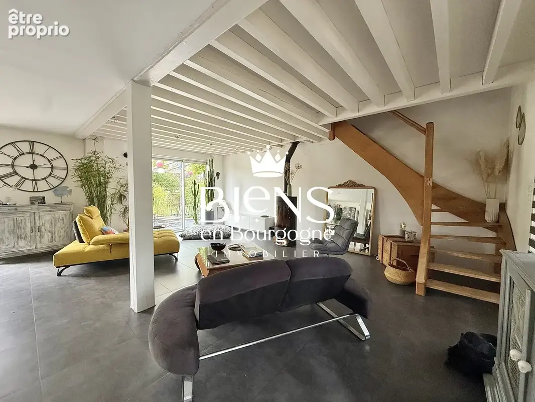 Photo Maison à Farges-Les-Chalon au prix de 265 000€