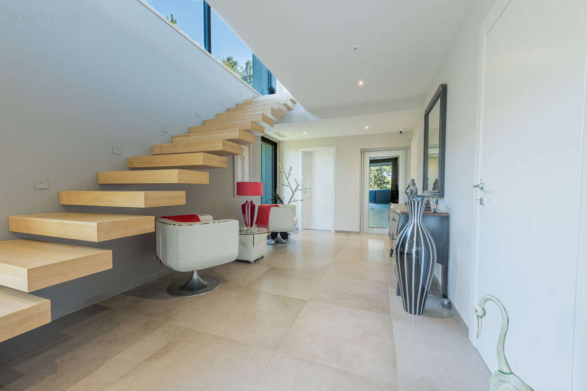 Nouveauté, villa avec superbe vue mer proche centre ville - photo 15