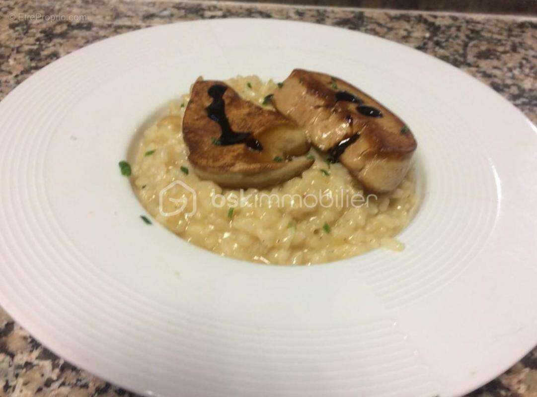 Commerce à AIRE-SUR-L&#039;ADOUR