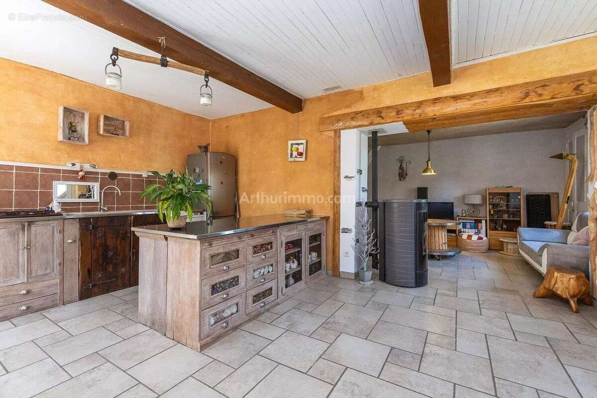 Maison à DOLOMIEU
