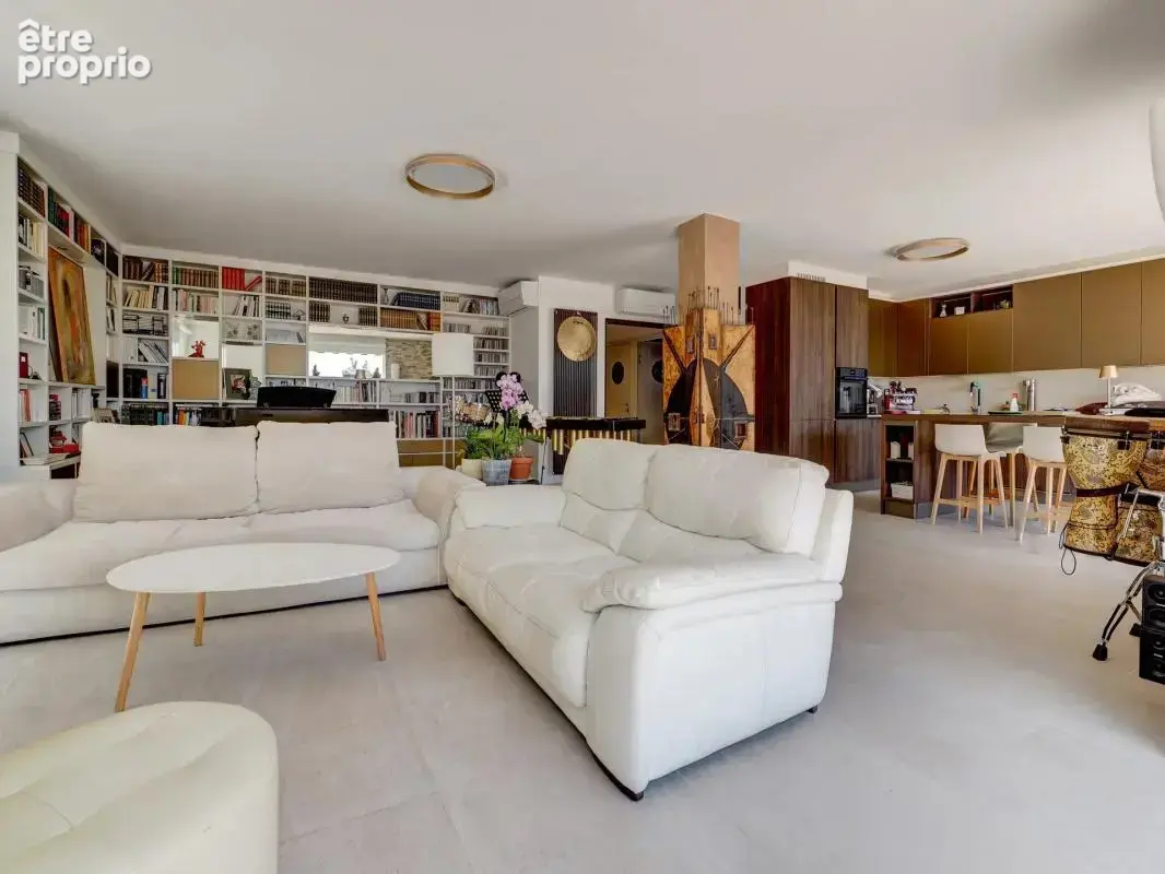 VILLEFRANCHE-SUR-MER  Appartement-villa de 107 m² avec plus de 300 m² de jardin - photo 5