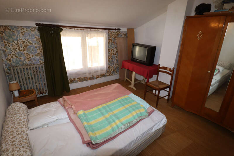 Jolie maison en pierre de taille au cœur de Saint-Julien sur Reyssouze - photo 6