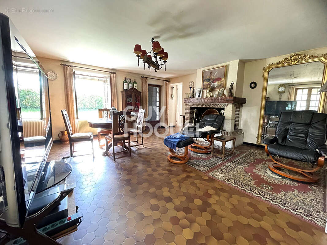 Maison à SAINT-SAUVEUR