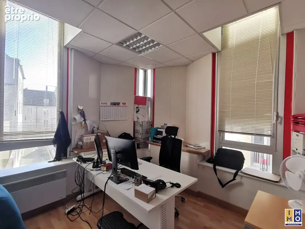Commerce 171 m² à Bourges  - photo 2