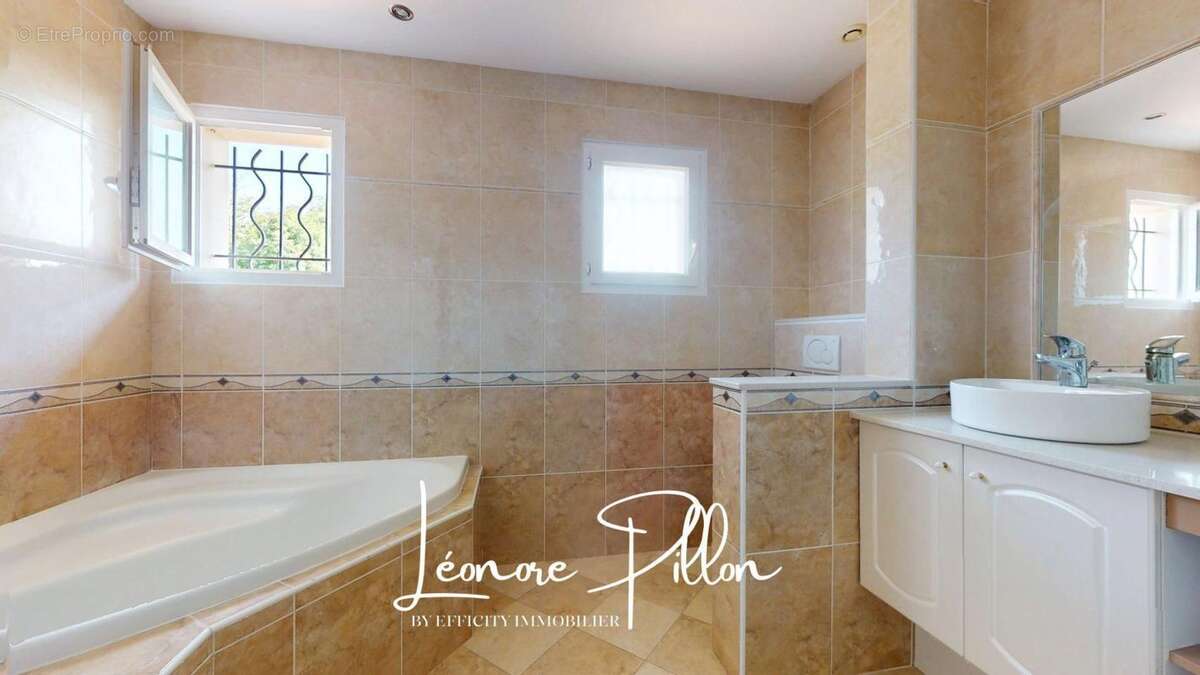 Maison 215 m² à Cessieu  - photo 12
