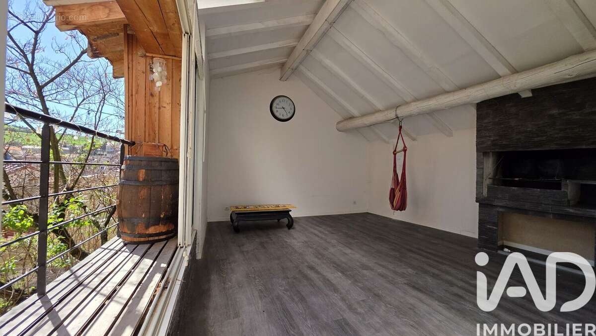 Maison 138 m² à Sauvagnat-Sainte-Marthe  - photo 6