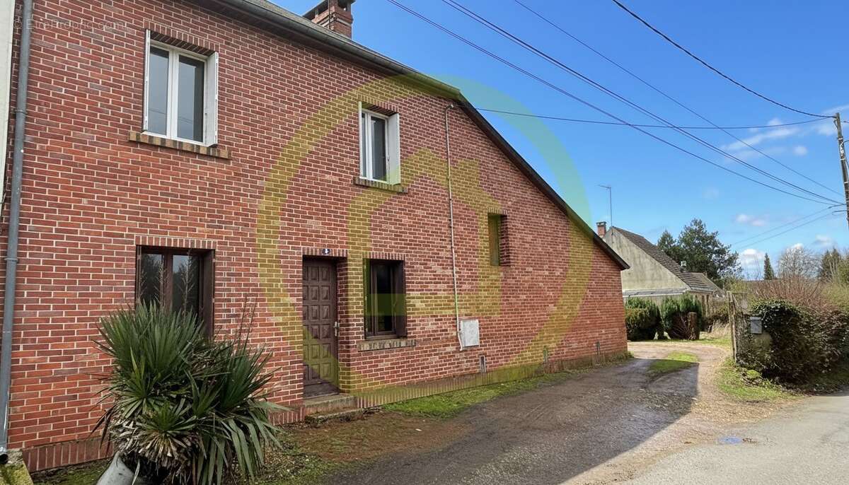 Maison à CREVECOEUR-LE-GRAND