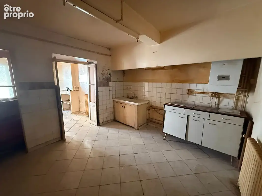 CARCASSONNE CENTRE - Maison de ville 61 m² à rénover, deux chambres proche boulevard Marcou - photo 6