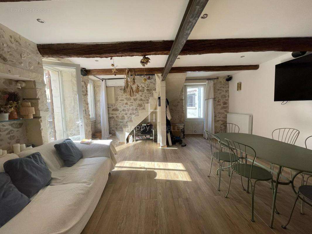 Maison à MOURIES