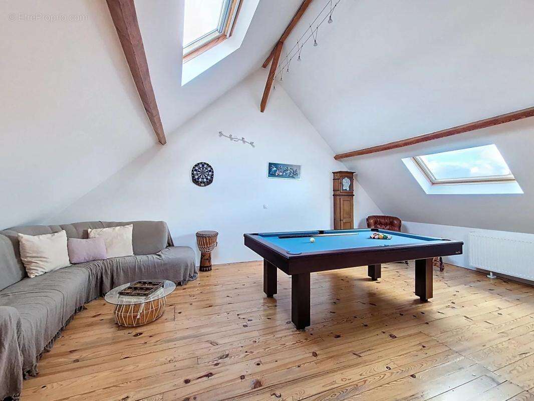 Maison à LES CLAYES-SOUS-BOIS