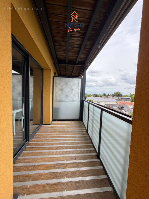 Appartement à LES PONTS-DE-CE