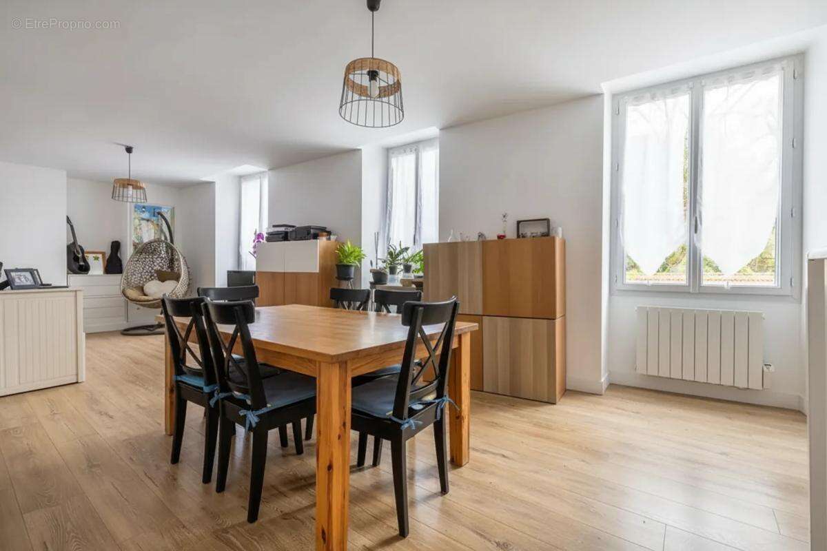 Appartement à LA FERTE-ALAIS