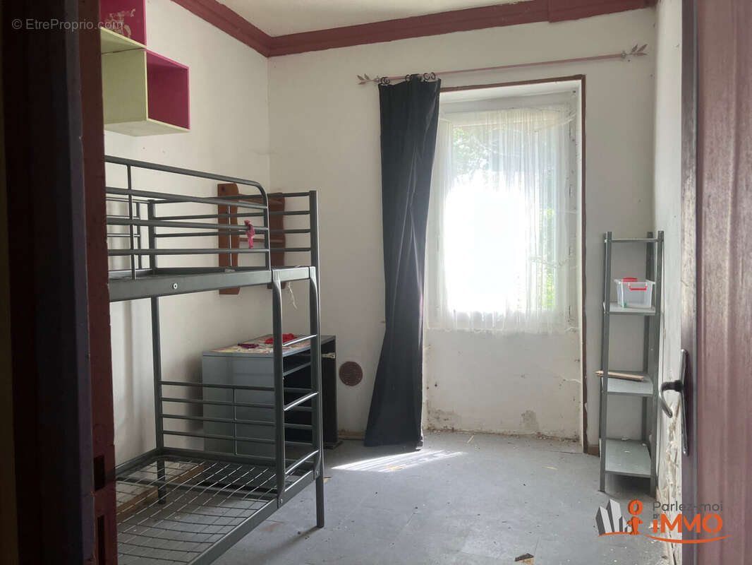 Maison à SOUGERES-EN-PUISAYE