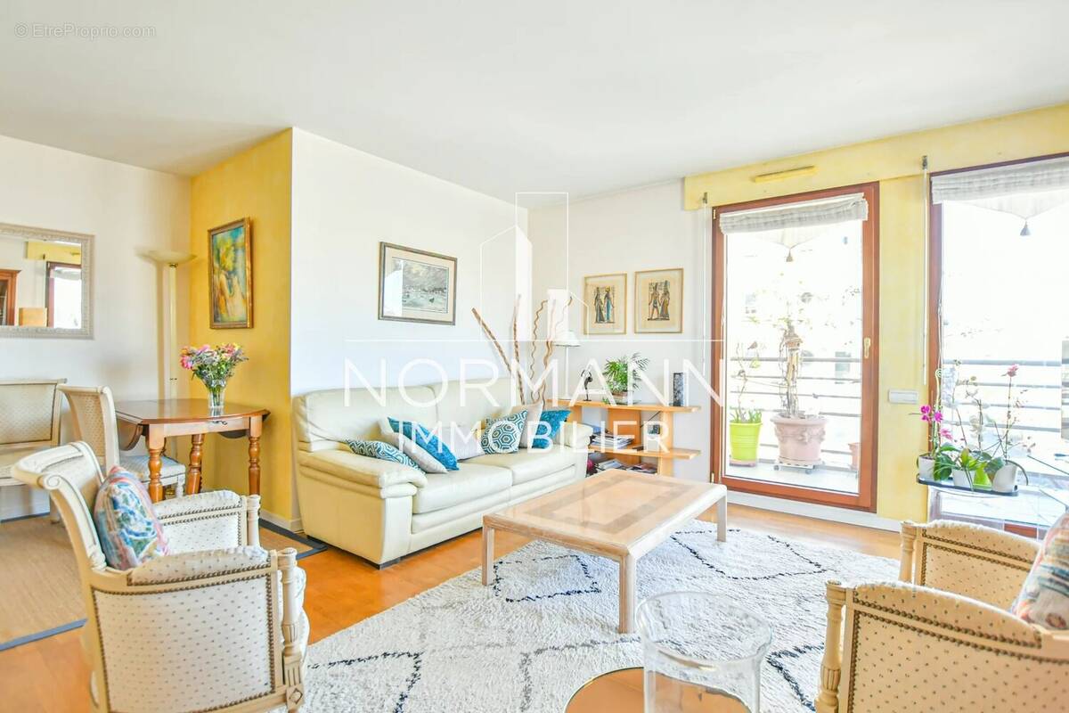 Appartement à LEVALLOIS-PERRET