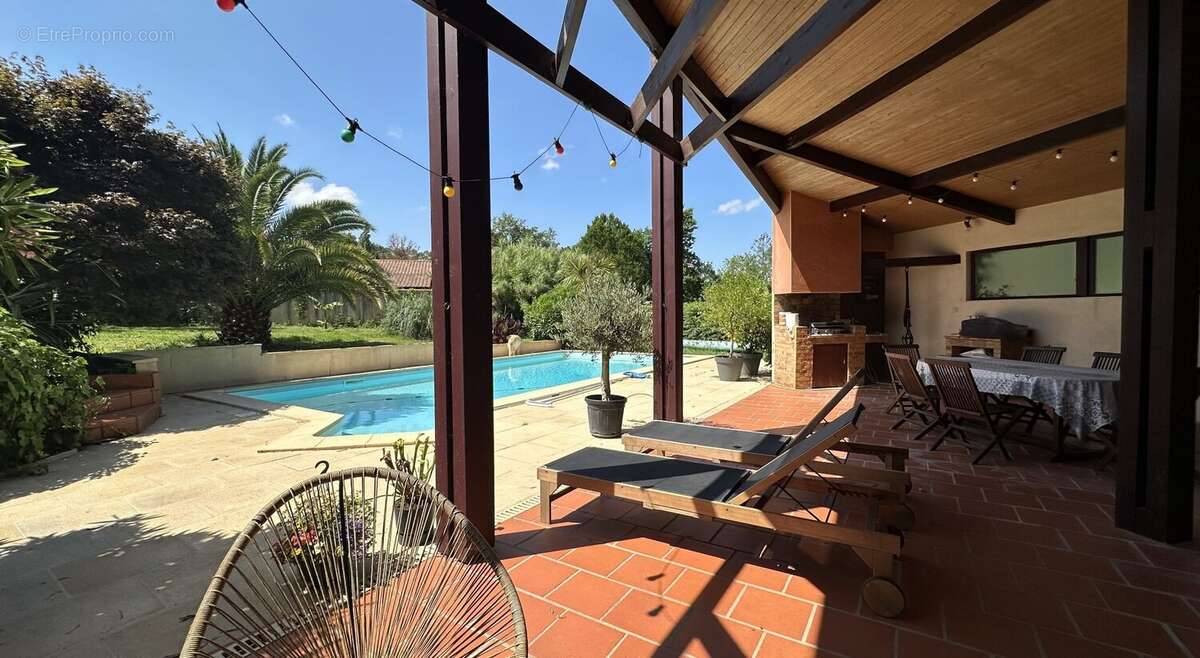 Villa d'architecte de type t7 de 188 m2 sur 2 hectares - photo 3