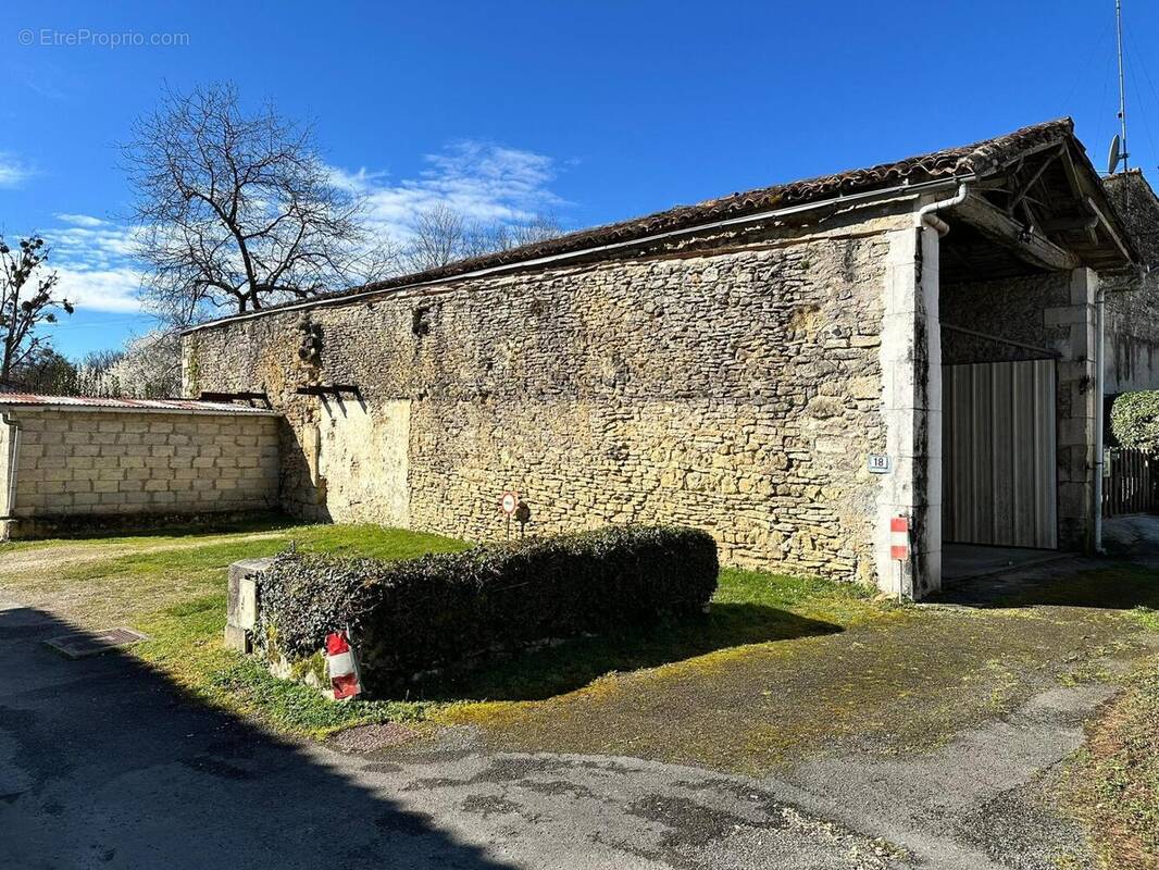 Photo 1 - Appartement à SAINT-SAUVANT