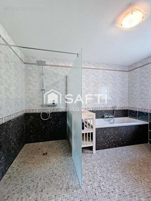 Maison 241 m² à Haute-Kontz  - photo 4