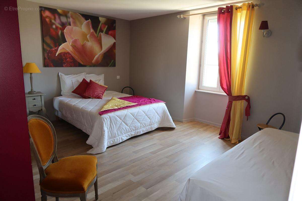 Maison à ECOLE-VALENTIN