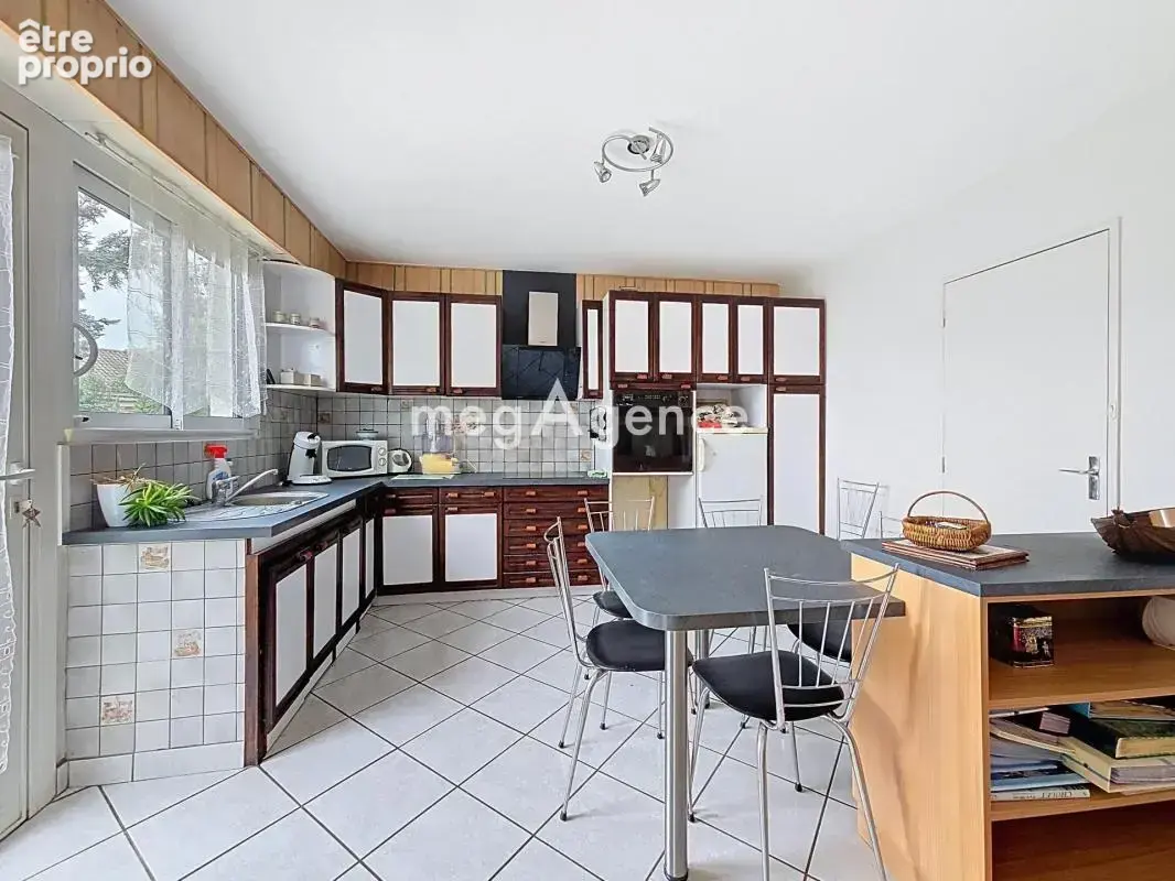 Maison 5 chambres sur sous-sol - photo 6