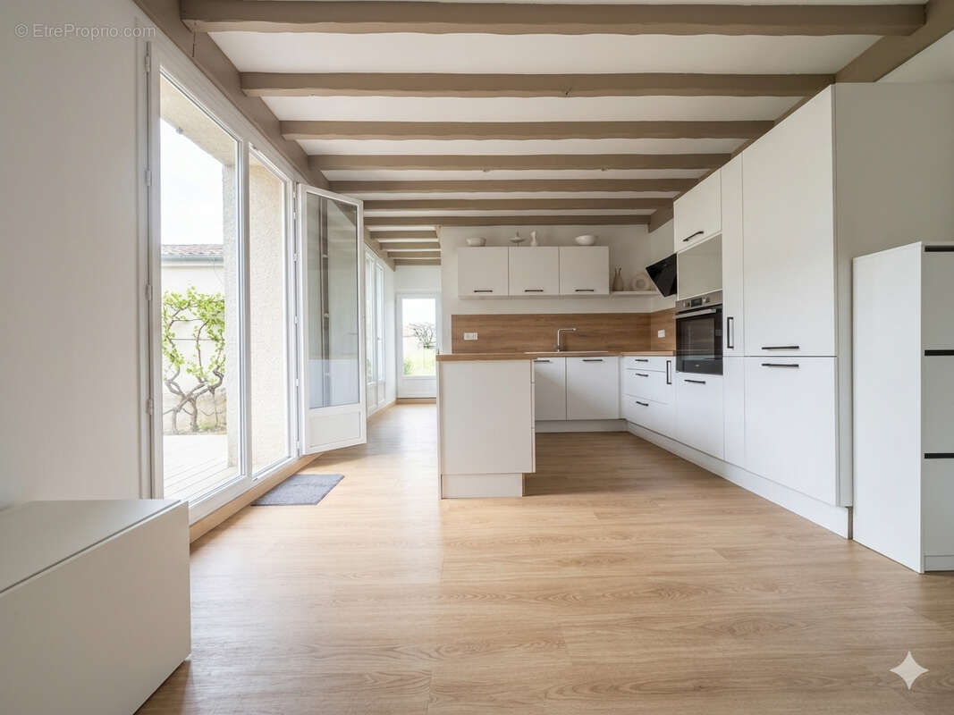 Maison à AVILLY-SAINT-LEONARD