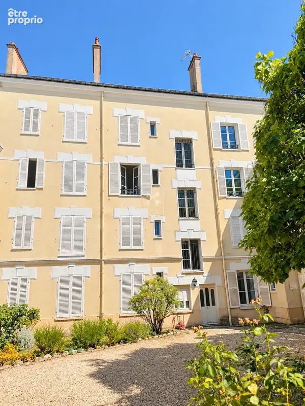 Fontainebleau - Centre /  Appartement 2 chambres avec jardin collectif + chambre de bonne + grenier + garage + - photo 10