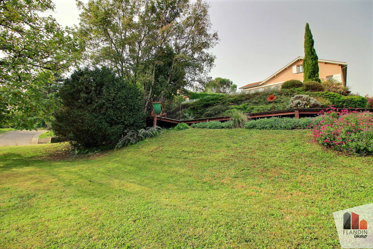 Maison à SAINT-GENIS-LAVAL