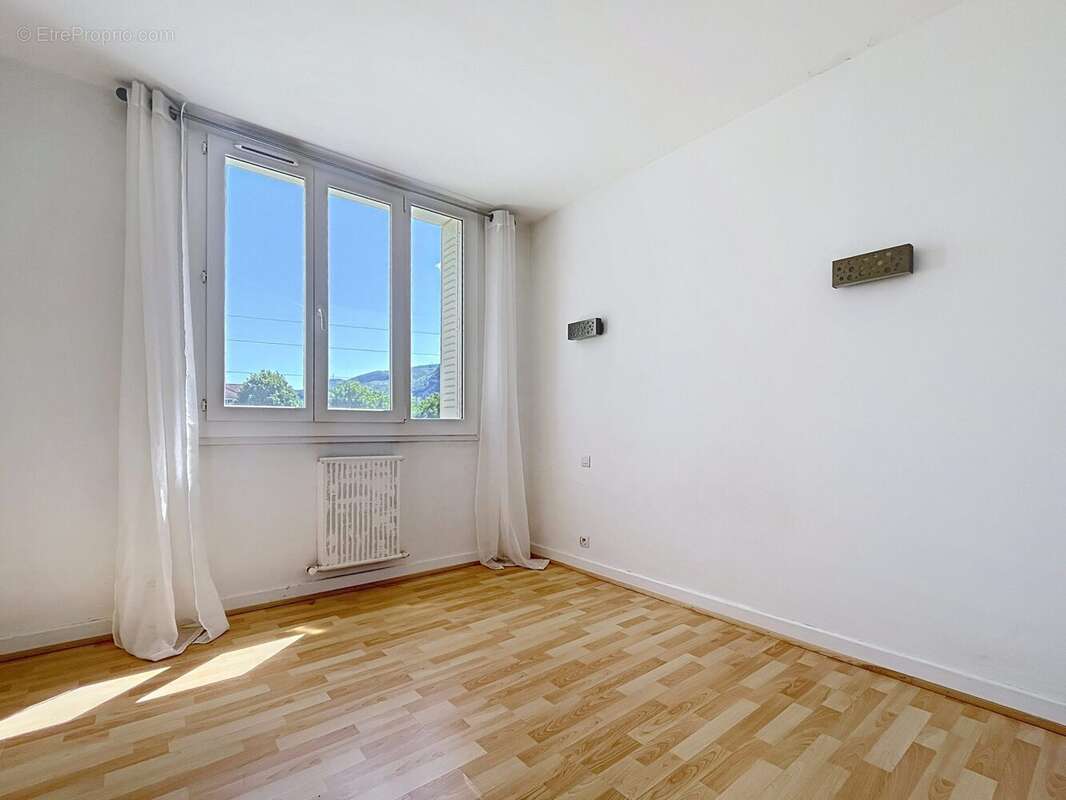 Appartement 41 m² à Sassenage  - photo 4