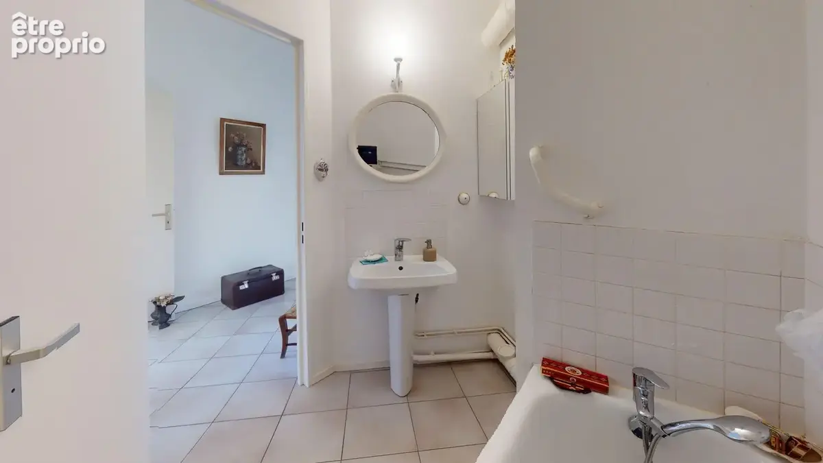 Besançon st claude - t3 avec balcon, cave et stationnement intérieur - photo 8