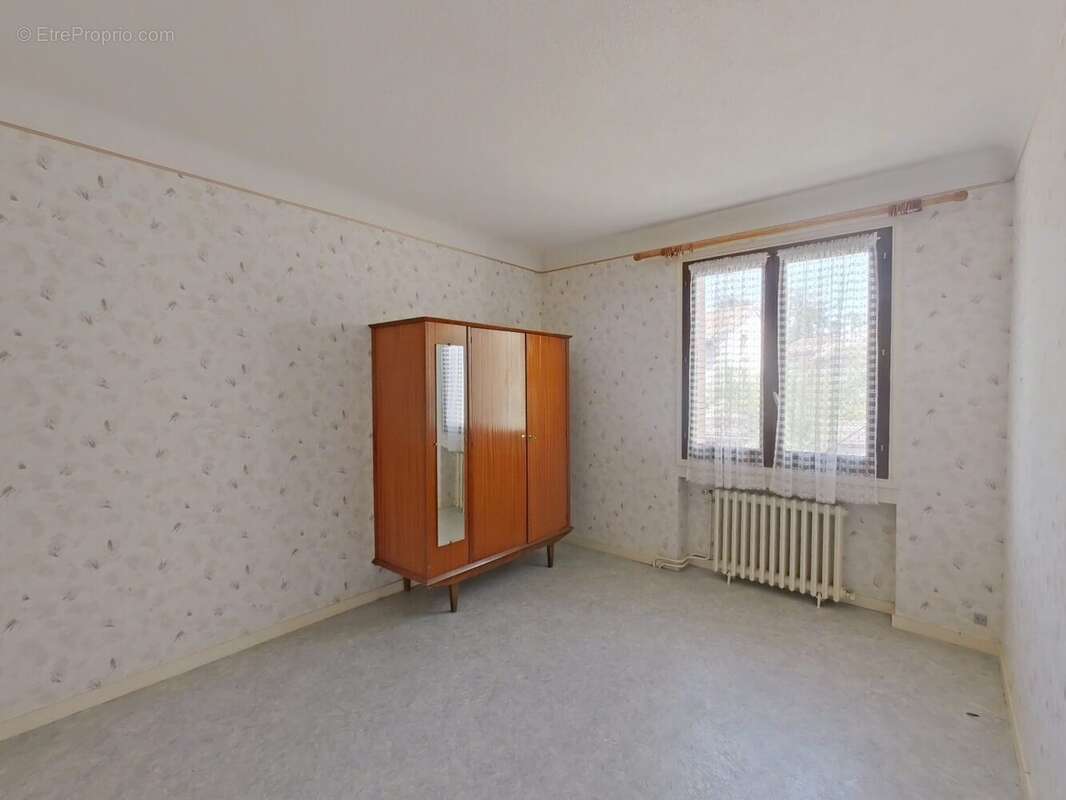 Maison à SAINT-JUST-SAINT-RAMBERT