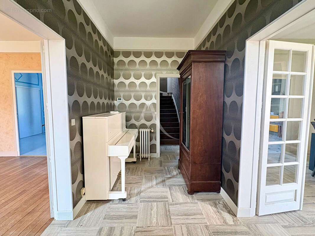 Maison bourgeoise 180 m2 - Saint-Georges sur Cher - photo 9
