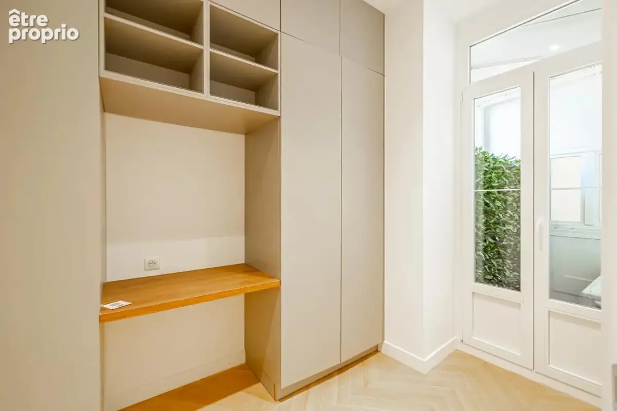 Nice - Le Port - Exceptionnel appartement 4 pièces rénové – Balcon avec vue Port - photo 14