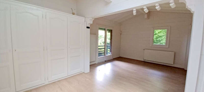 Maison 6 pièces avec piscine et terrain - photo 8